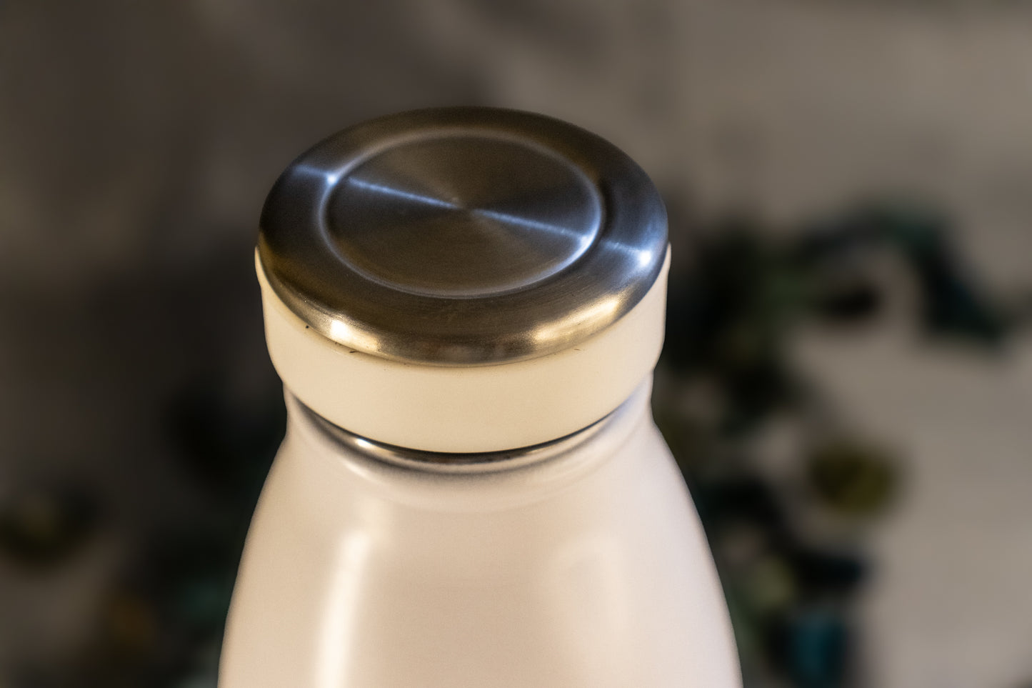 Premium Stainless Steel Vacuum Flask – Insulated Hot & Cold Beverage Flask