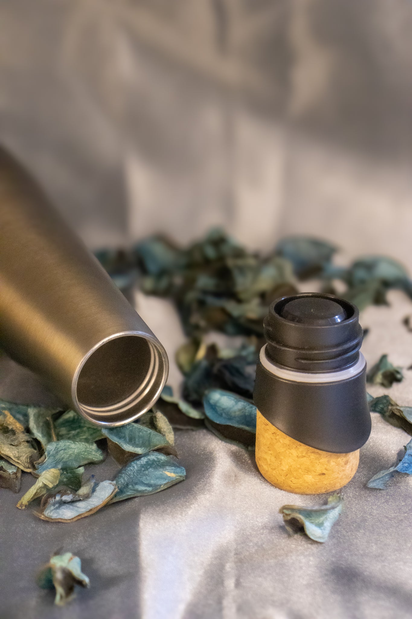 Premium Stainless Steel Vacuum Flask – Insulated Hot & Cold Beverage Flask