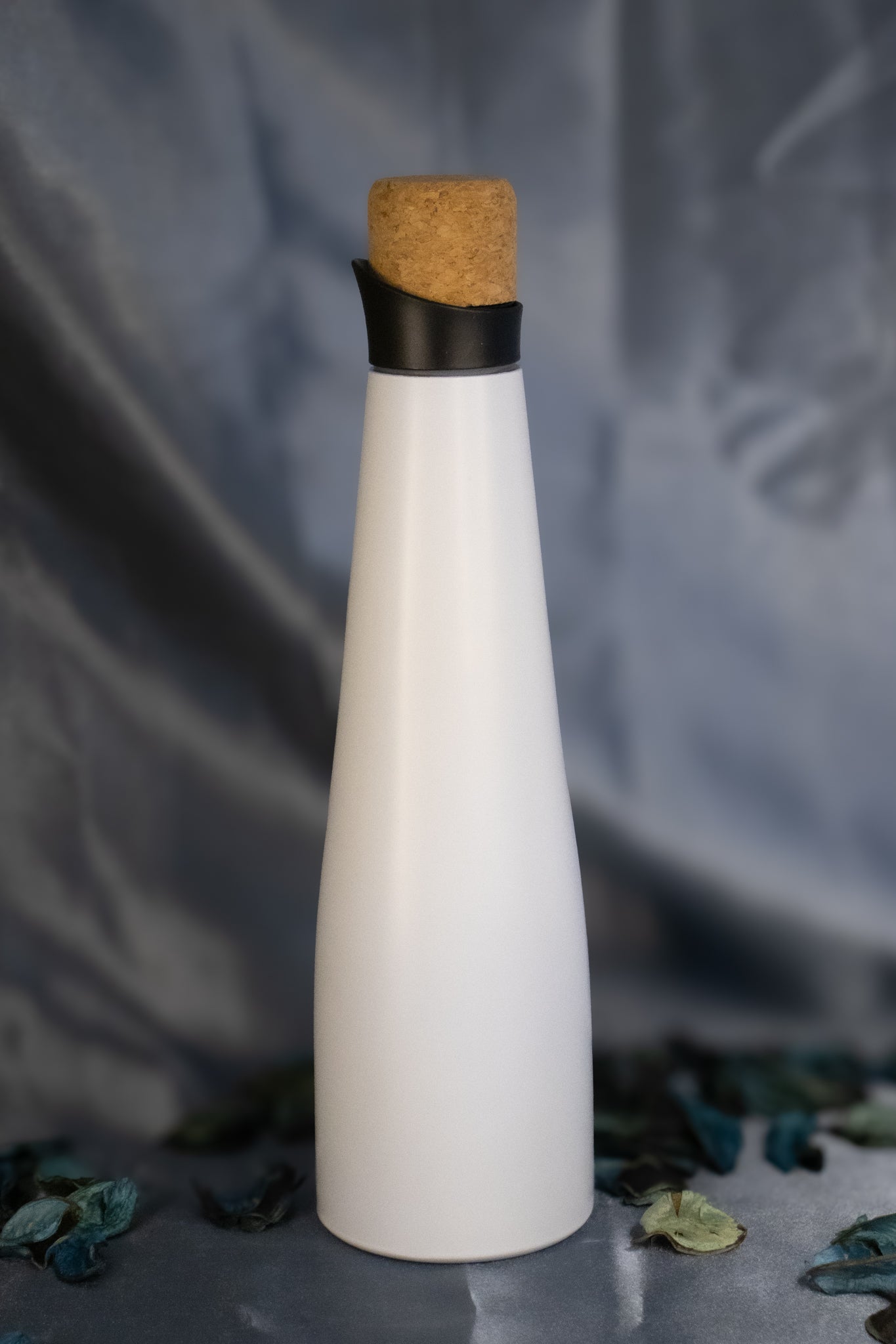 Premium Stainless Steel Vacuum Flask – Insulated Hot & Cold Beverage Flask