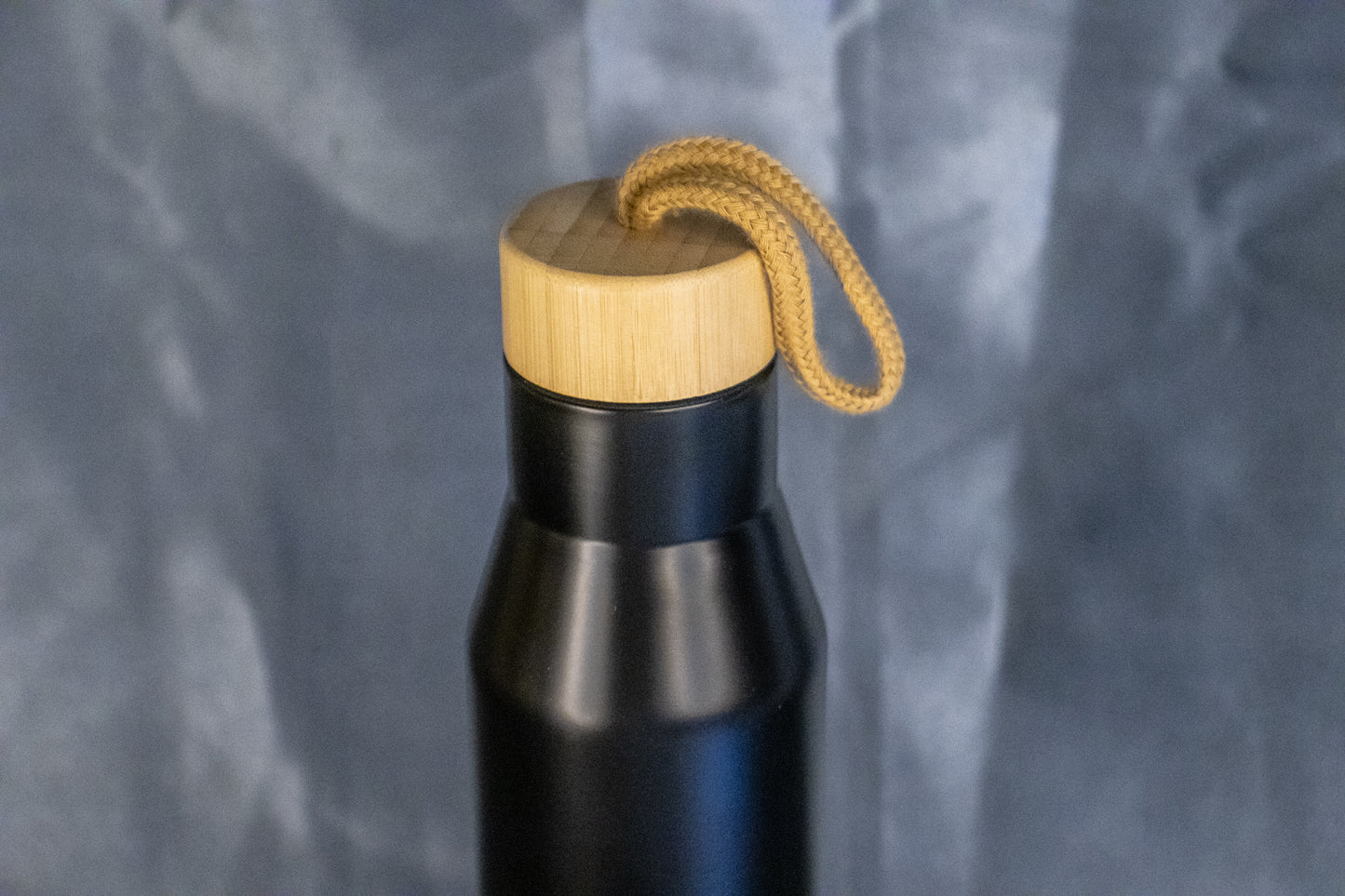 Premium Stainless Steel Vacuum Flask – Insulated Hot & Cold Beverage Flask