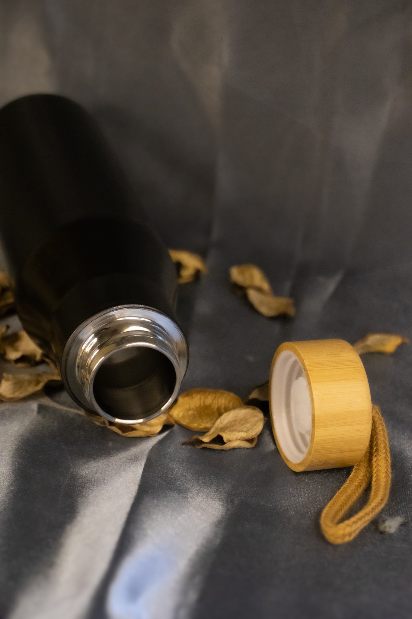 Premium Stainless Steel Vacuum Flask – Insulated Hot & Cold Beverage Flask