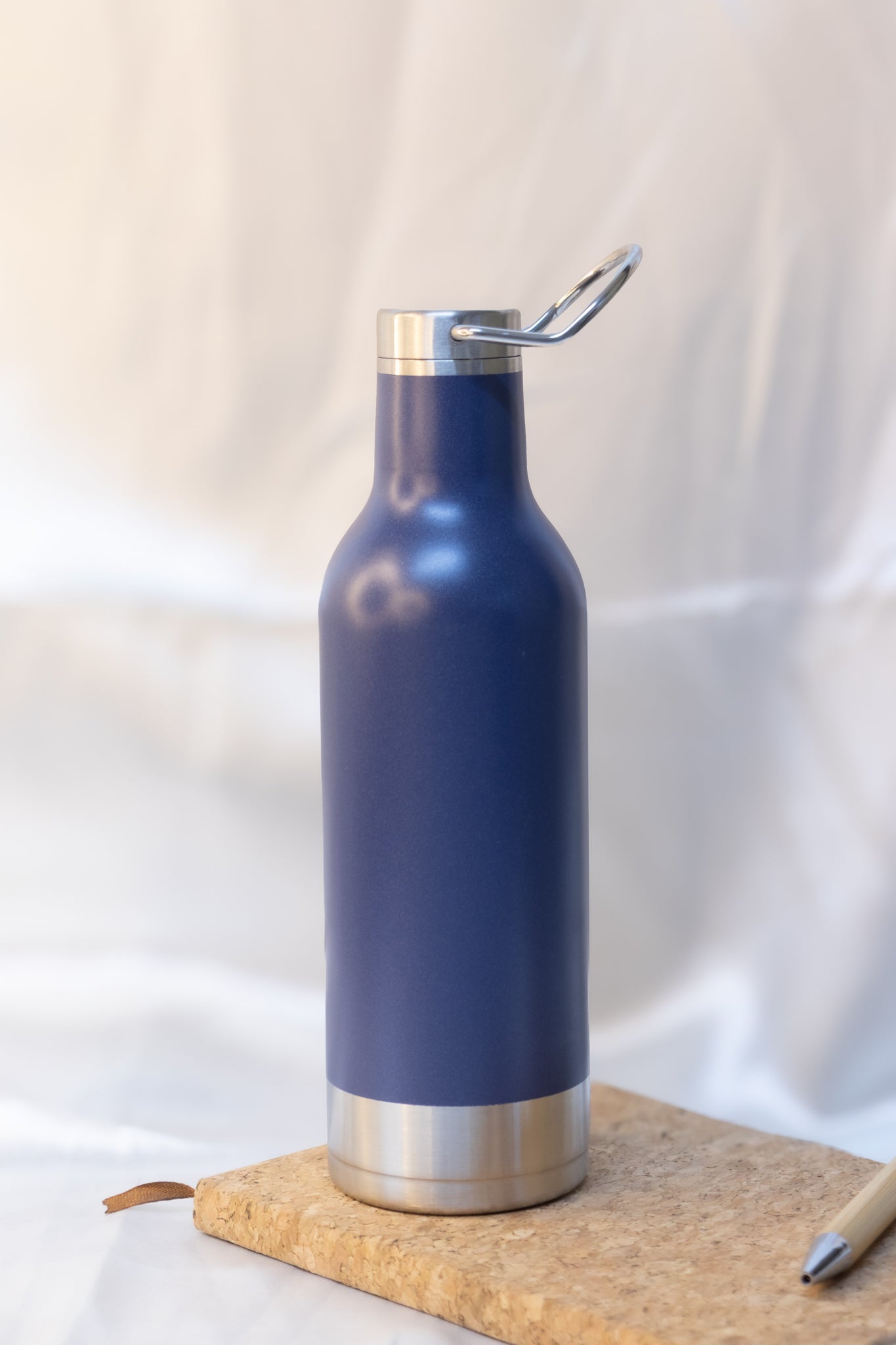 Premium Stainless Steel Vacuum Flask – Insulated Hot & Cold Beverage Flask
