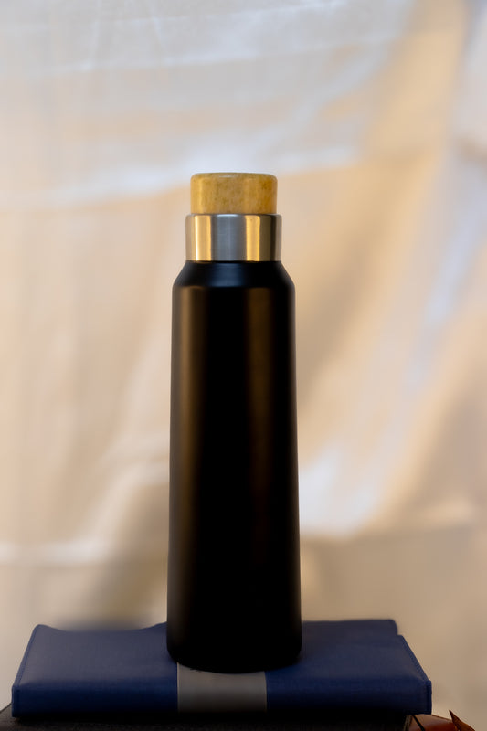 Premium Stainless Steel Vacuum Flask – Insulated Hot & Cold Beverage Flask