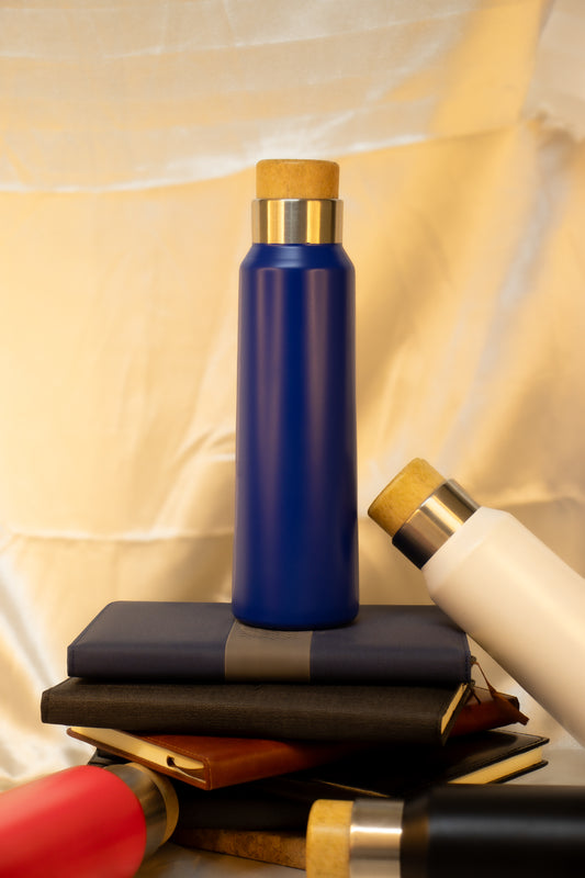 Premium Stainless Steel Vacuum Flask – Insulated Hot & Cold Beverage Flask