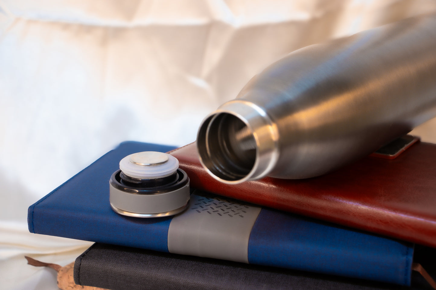 Premium Stainless Steel Vacuum Flask – Insulated Hot & Cold Beverage Flask