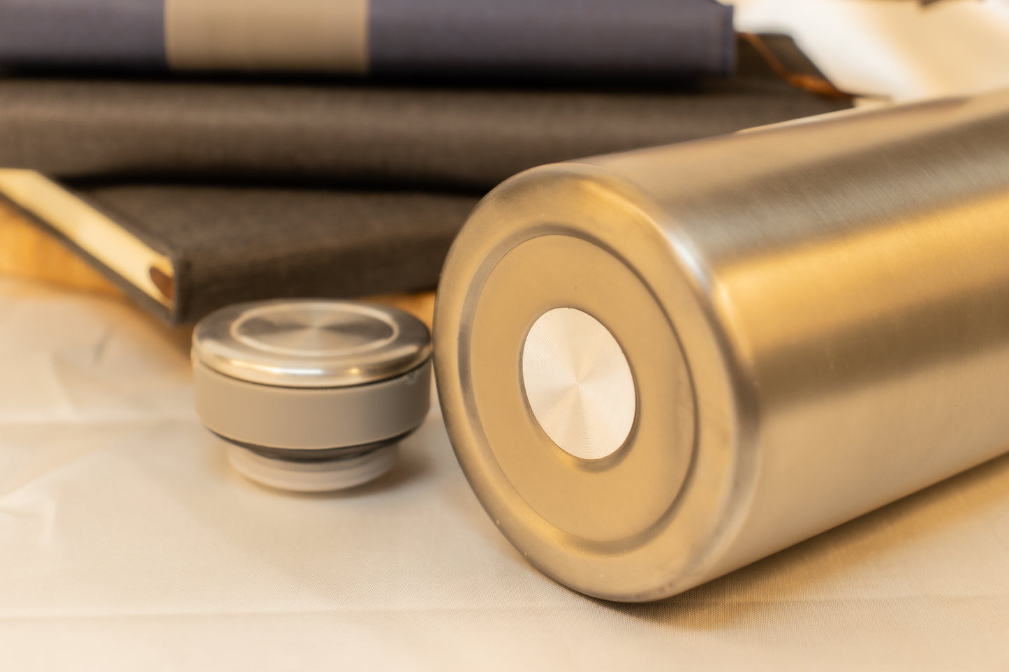 Premium Stainless Steel Vacuum Flask – Insulated Hot & Cold Beverage Flask