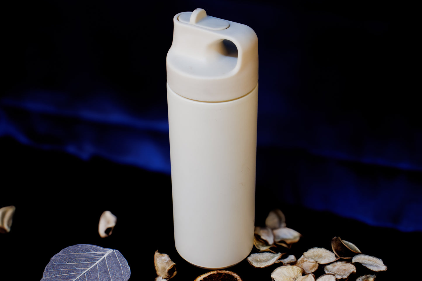 Premium Stainless Steel Vacuum Flask – Insulated Hot & Cold Beverage Flask