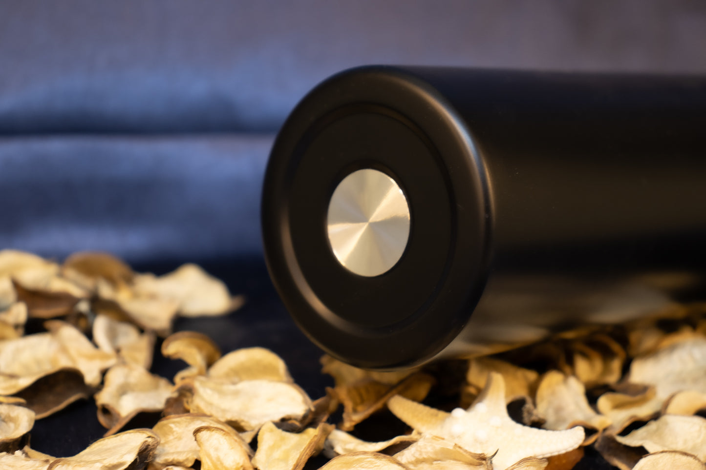 Premium Stainless Steel Vacuum Flask – Insulated Hot & Cold Beverage Flask